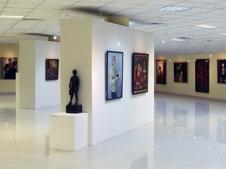 Выставочный зал художникам